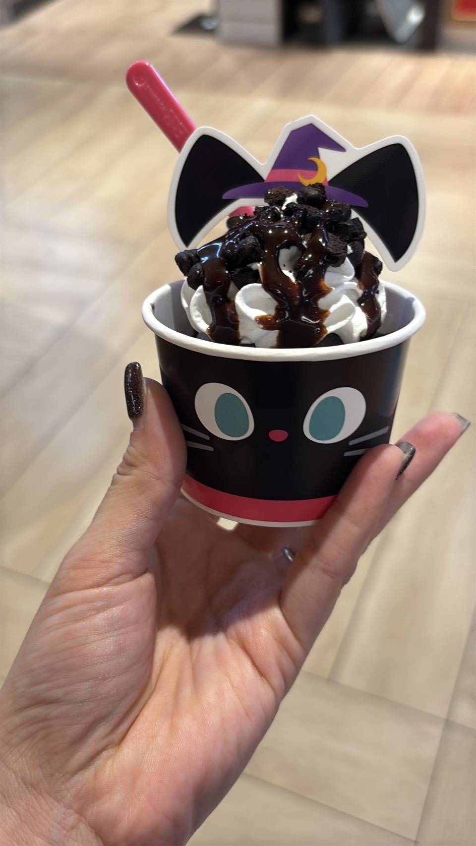 サーティワンの「ミスティック チョコスモア」