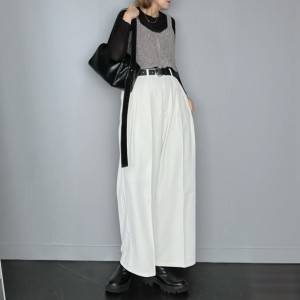 【2026年10月】こう着るのが今っぽい！ワイドパンツを使った秋コーデ5選