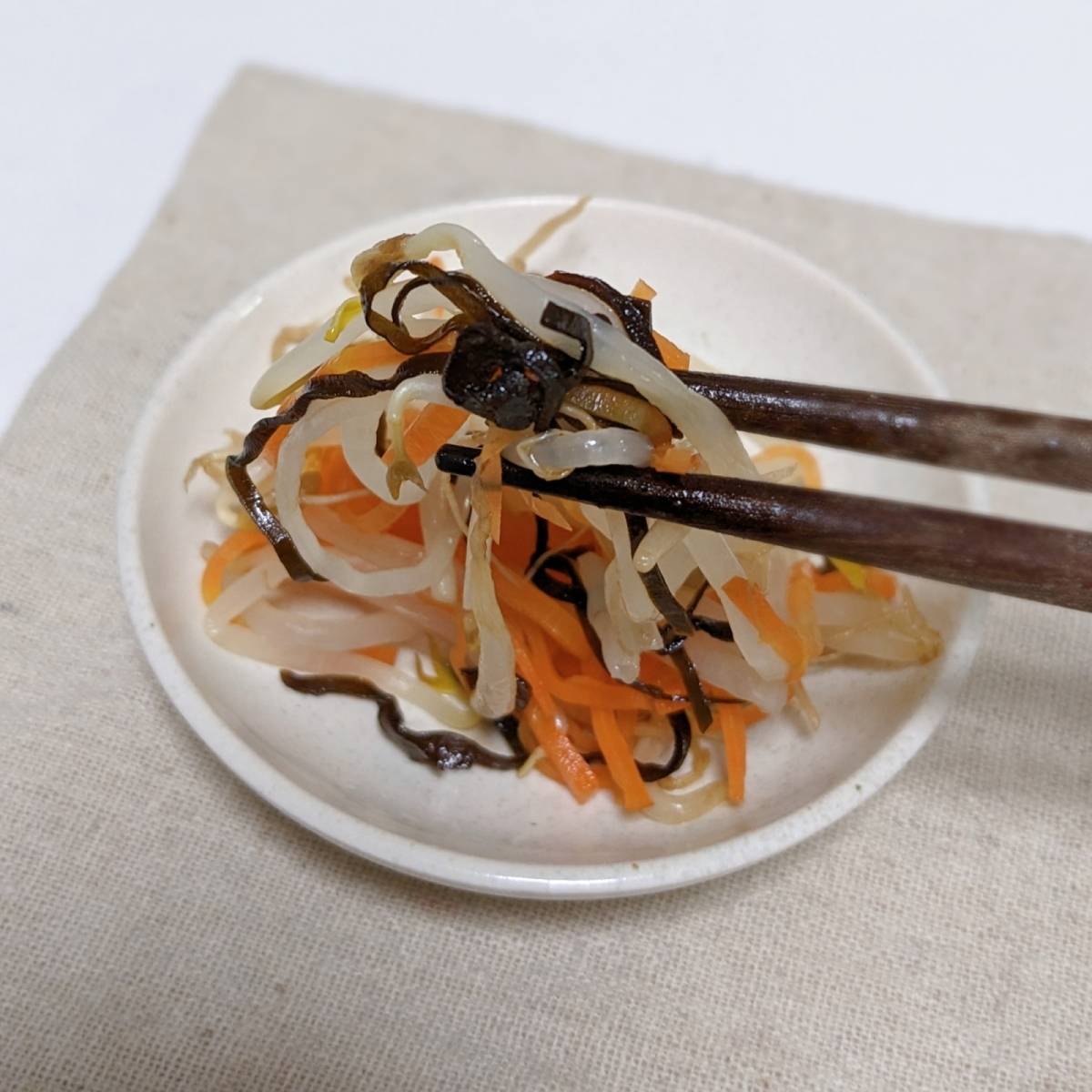 くらこん公式の「塩こんぶともやしの酢の物」のレシピ