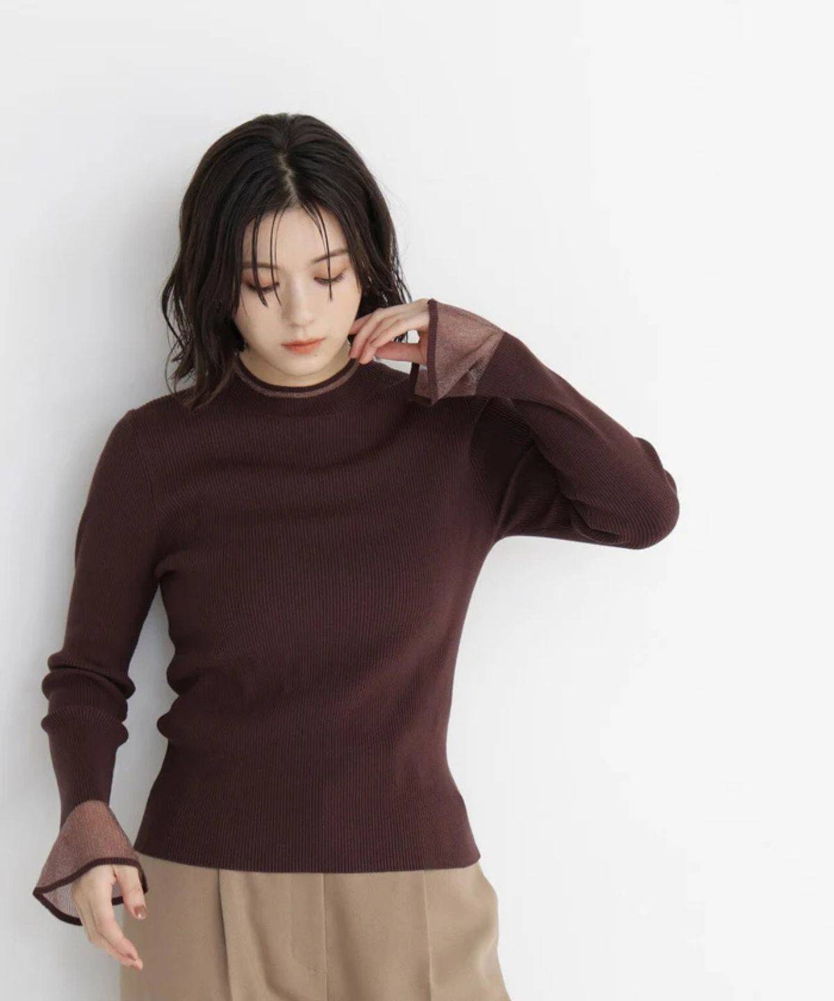 NATURAL BEAUTY BASIC シアーフレアカフスリブニット