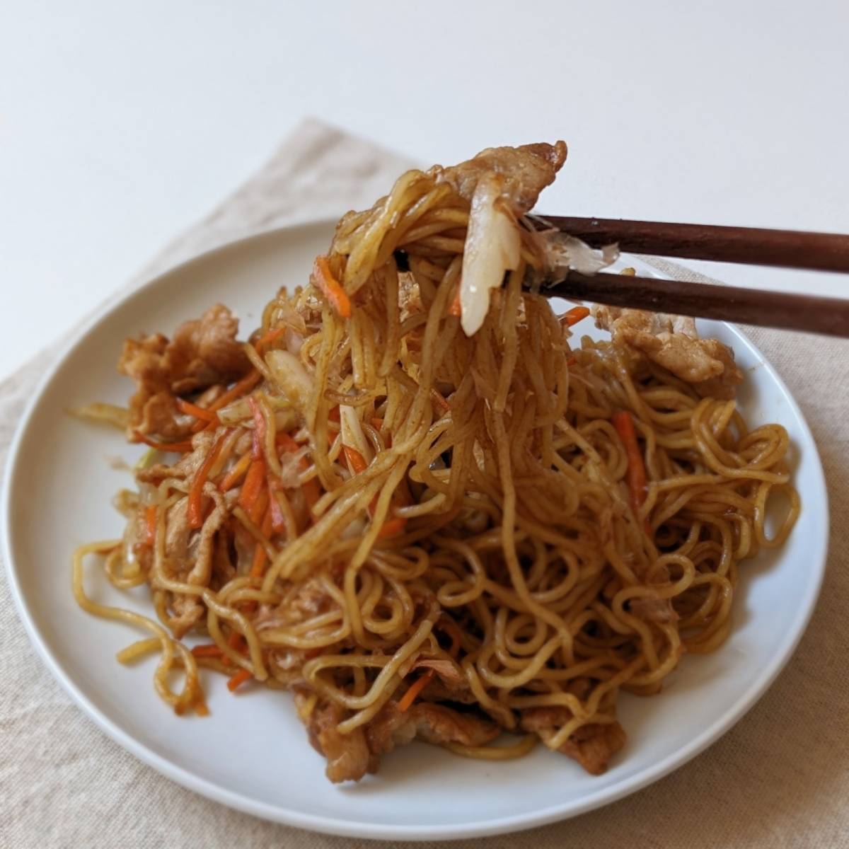 マルちゃん公式の「白菜と豚バラのソース焼そば」のレシピ