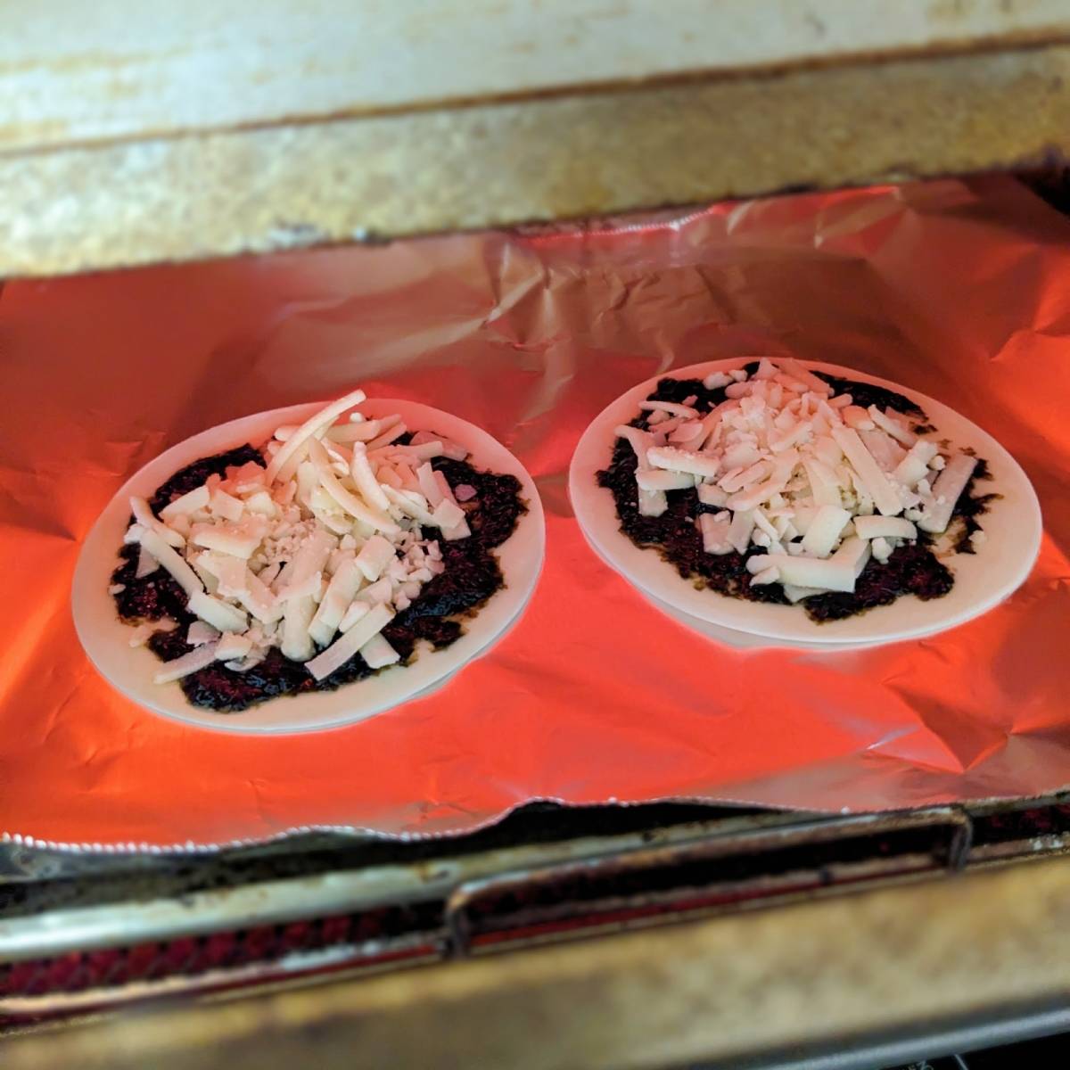 モランボン公式の「餃子皮でいそチーズせんべい」のレシピ