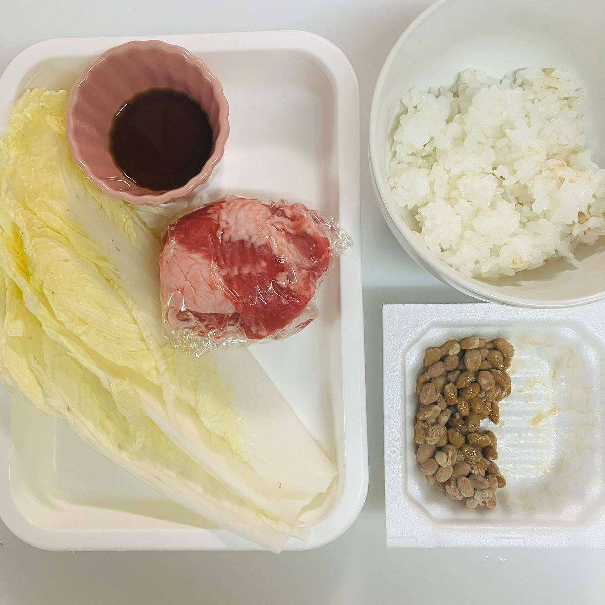 JAグループ公式の「ゆで白菜と豚肉の納豆かけごはん♪」のレシピ