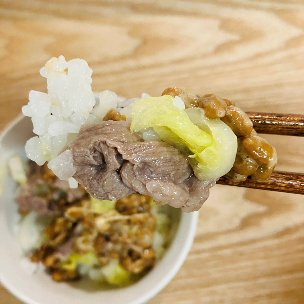 JAグループ公式の「ゆで白菜と豚肉の納豆かけごはん♪」のレシピ