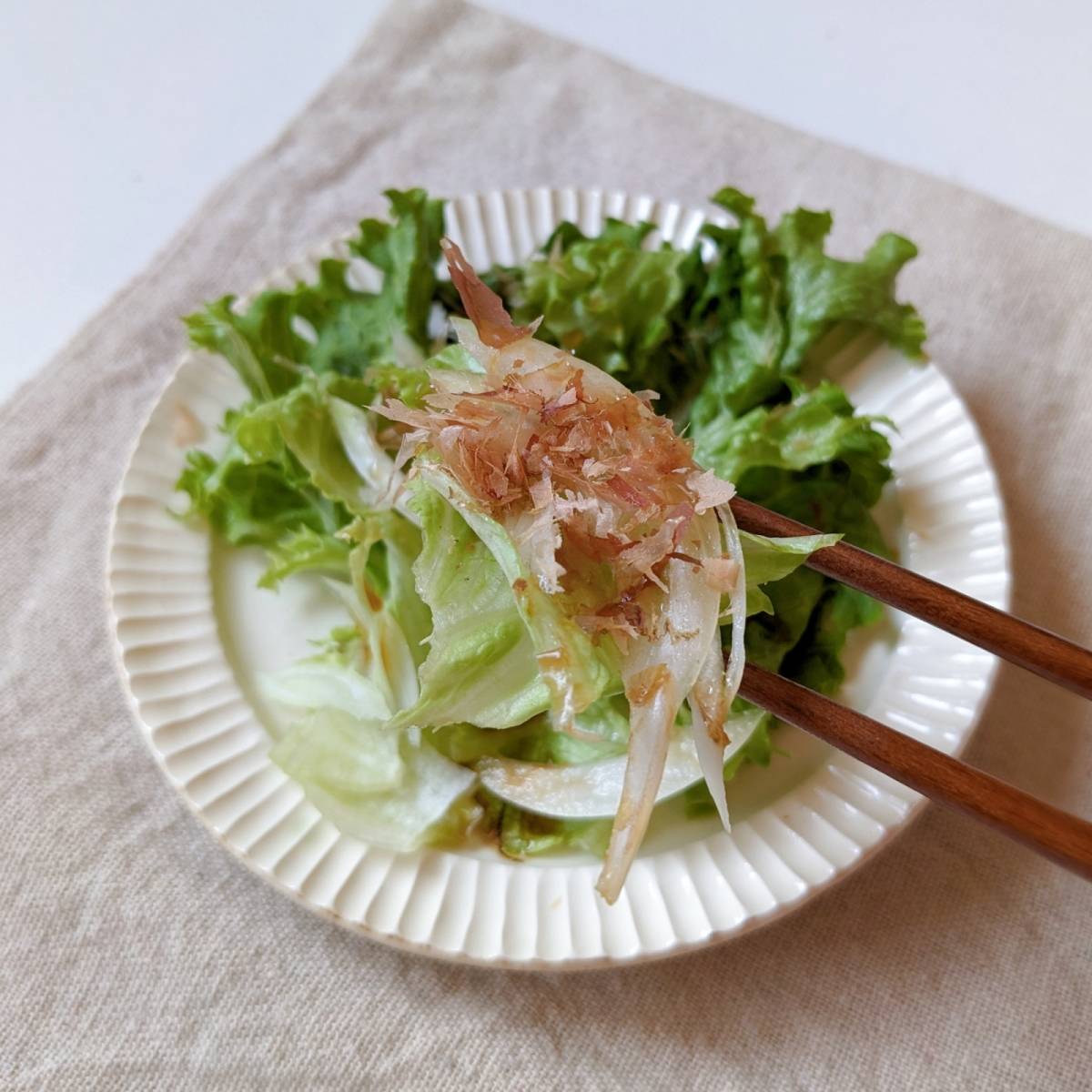 JAグループ公式の「和風おかかサラダ」のレシピ