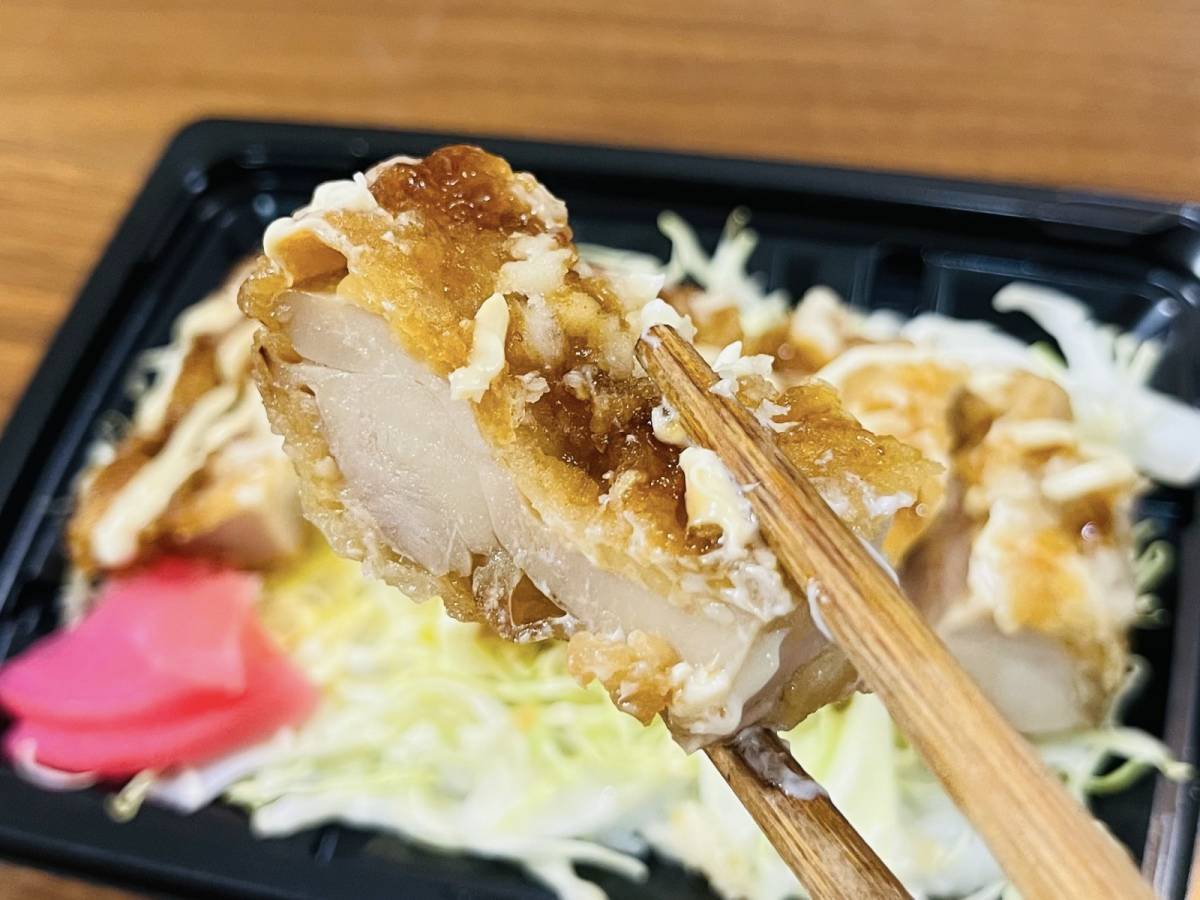 ラ・ムー：当店自慢の山賊焼き弁当ラ・ムー ジャンボメンチカツ丼