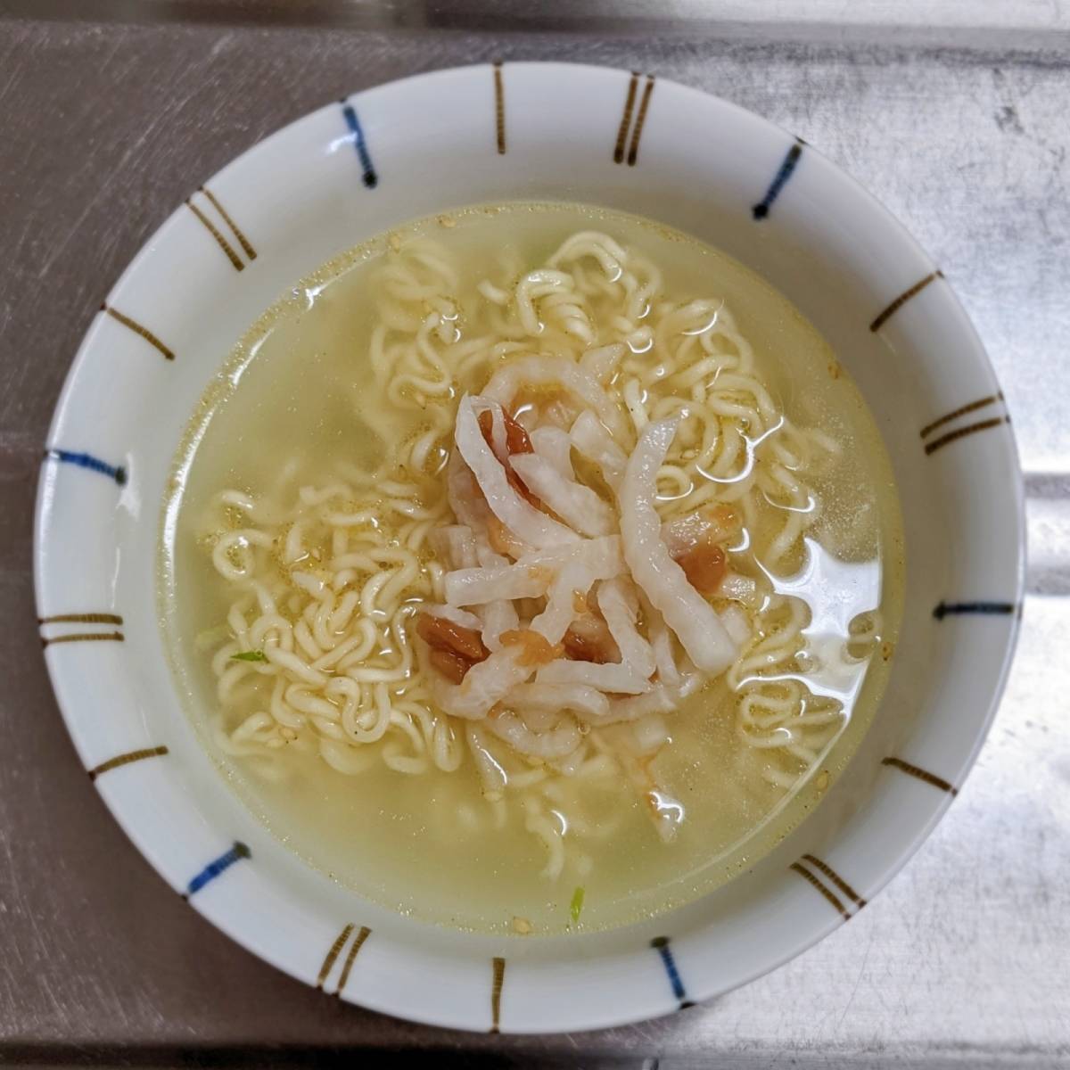 サッポロ一番公式の「大根大量消費！さっぱり梅大根塩ラーメン」のレシピ