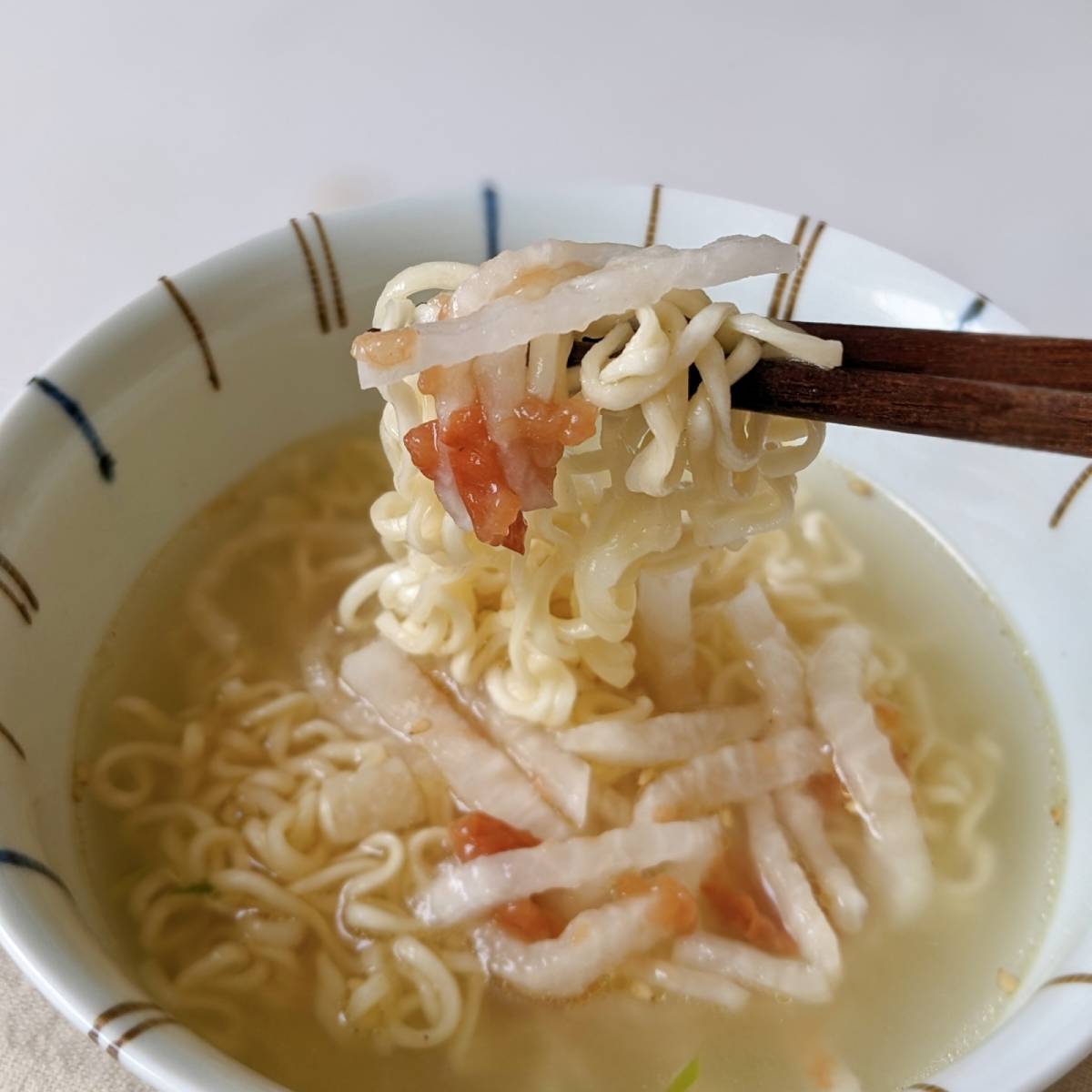 サッポロ一番公式の「大根大量消費！さっぱり梅大根塩ラーメン」のレシピ