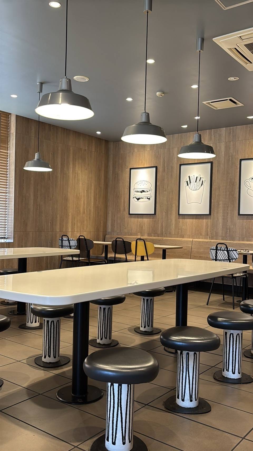 マクドナルド 店内