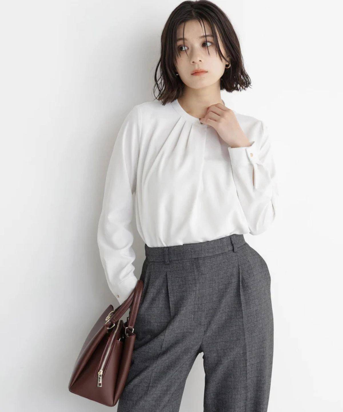 NATURAL BEAUTY BASIC フロントタックブラウス