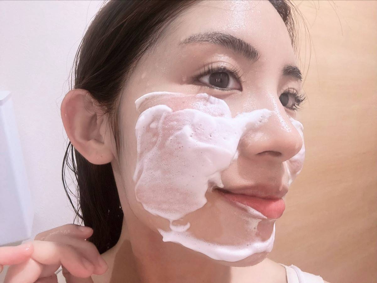 Bifesta 泡ピーリング洗顔 スムースグロウ 使用しているところ