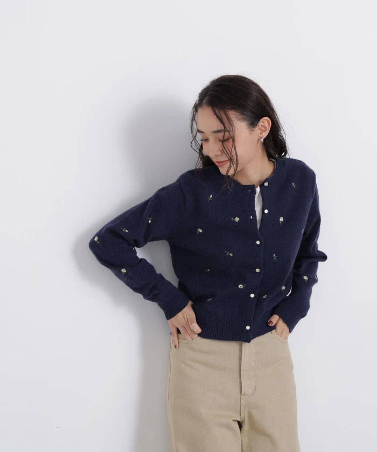 NATURAL BEAUTY BASIC ストライプフリルネックニット