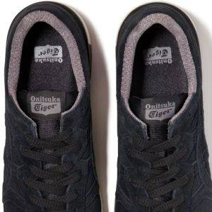 【Onitsuka Tiger】秋をアクティブに楽しみたい50代に最適！≪長時間歩いても疲れにくいスニーカー≫