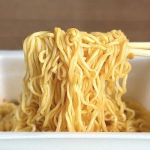 【ペヤング】「レベルが高い」「意外と美味いとの噂」SNSでも話題の新作カップ焼きそばが発売中だよ！