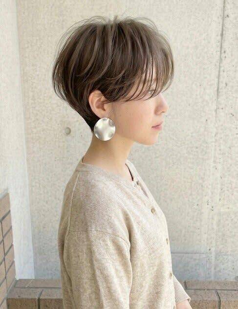 ベージュ