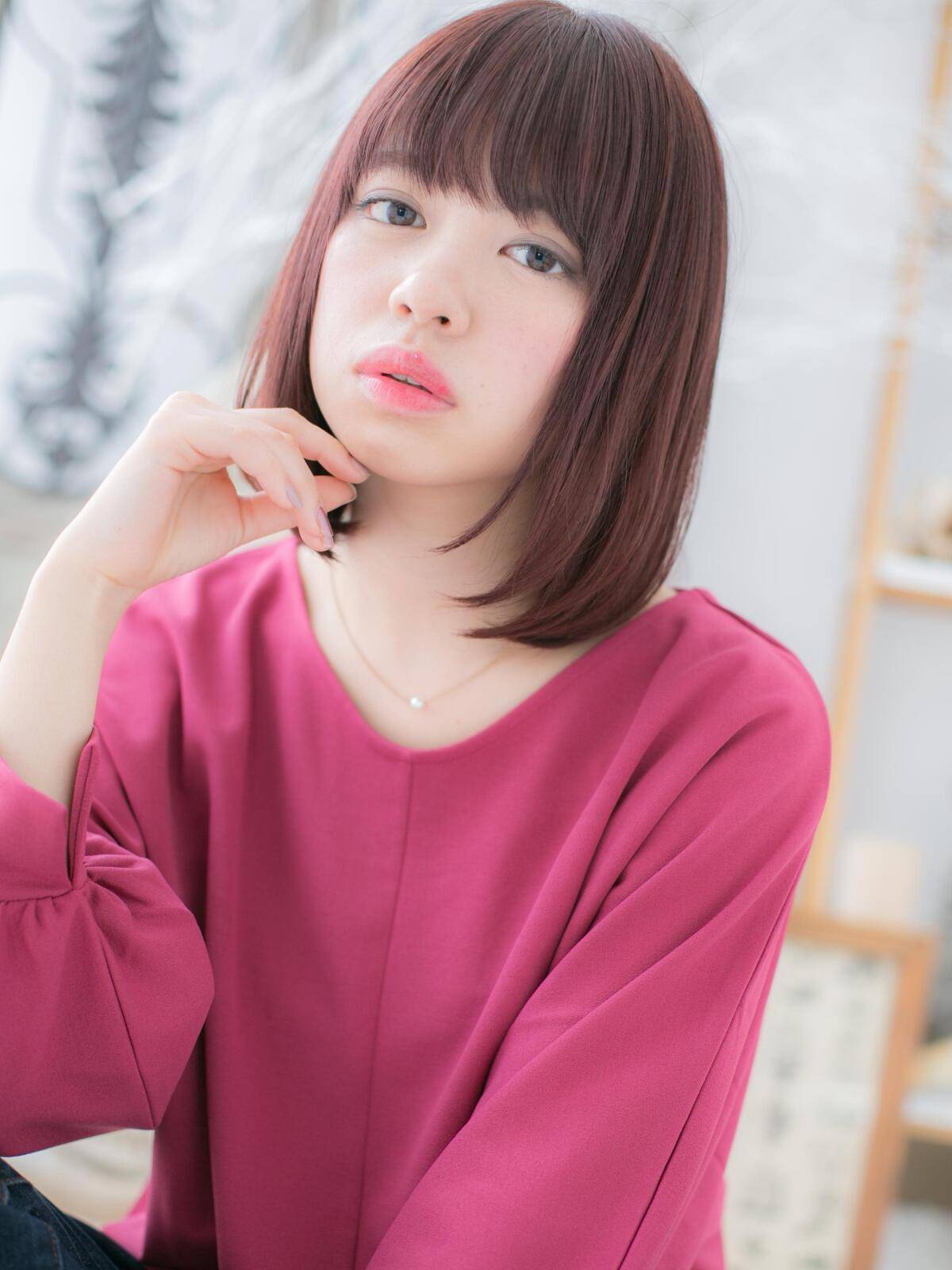 ピンクベージュ