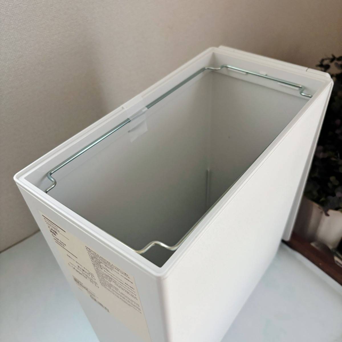 無印良品の「ポリプロピレンごみ箱・角型・袋止め付／大」